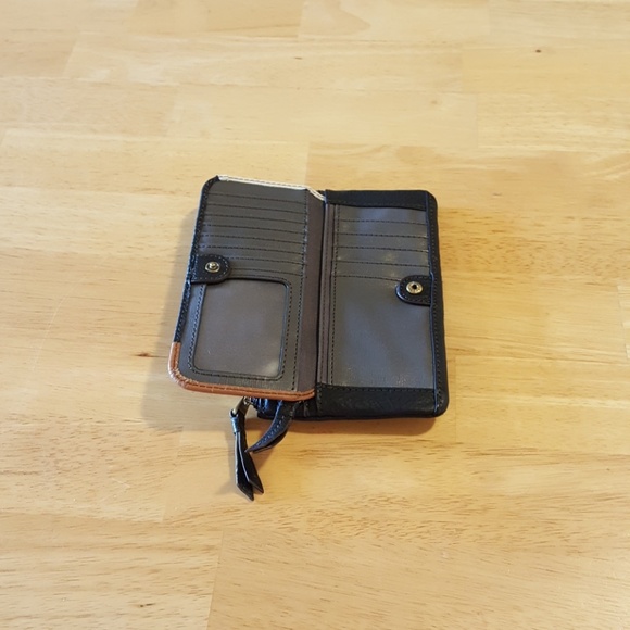 NWOT Genuine Leather Fossil Karli Clutch - Picture 6 of 7